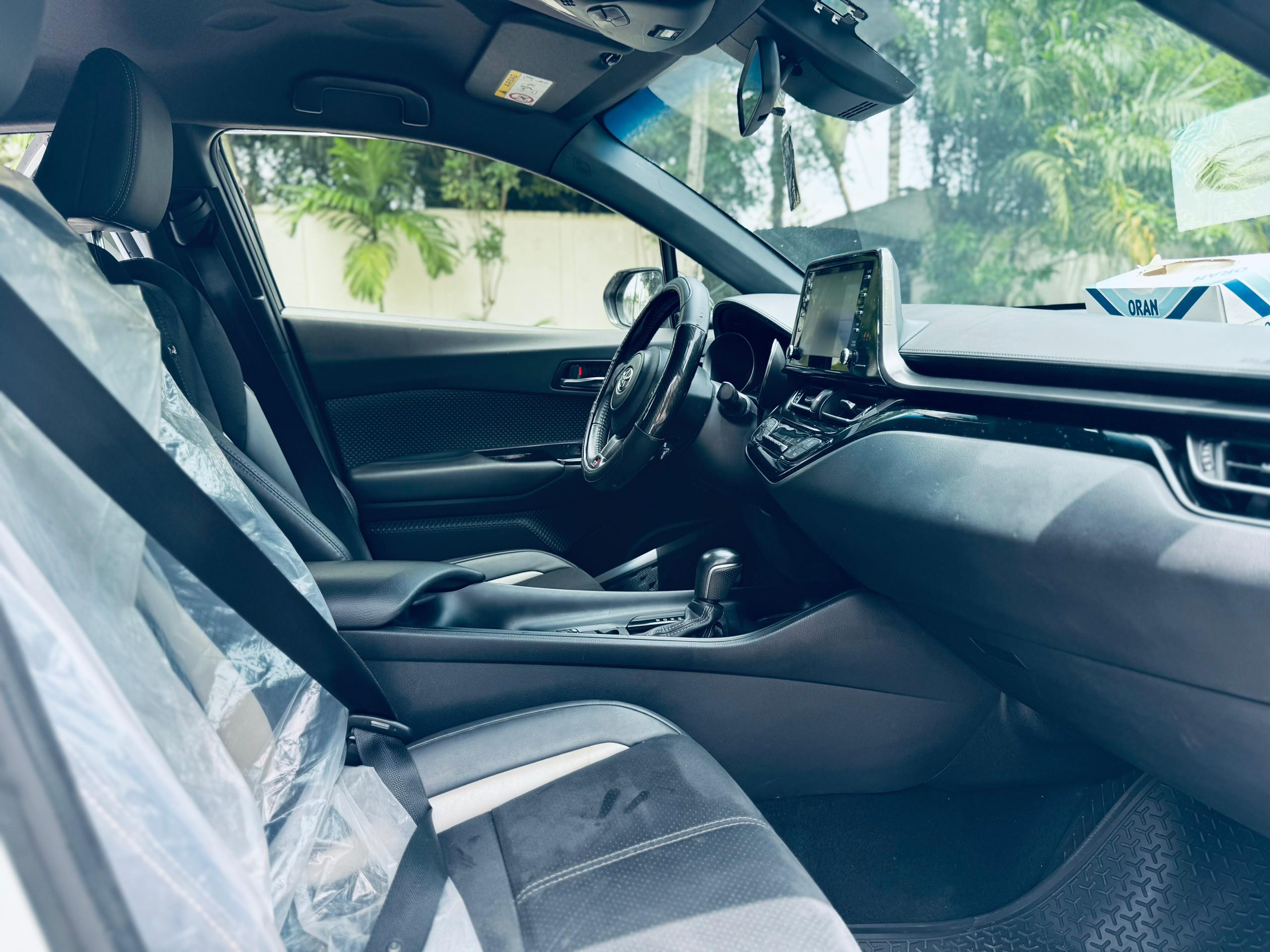 2024 Toyota C-HR view 6
